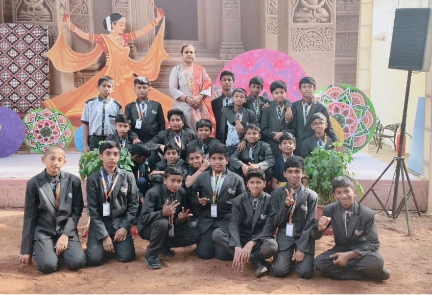 PHOTO-2025-12-01-11-16-22